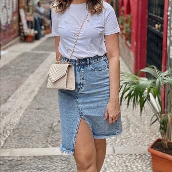 Raw Hem Slit Denim Skirt medium wash - Picture 3 of 5